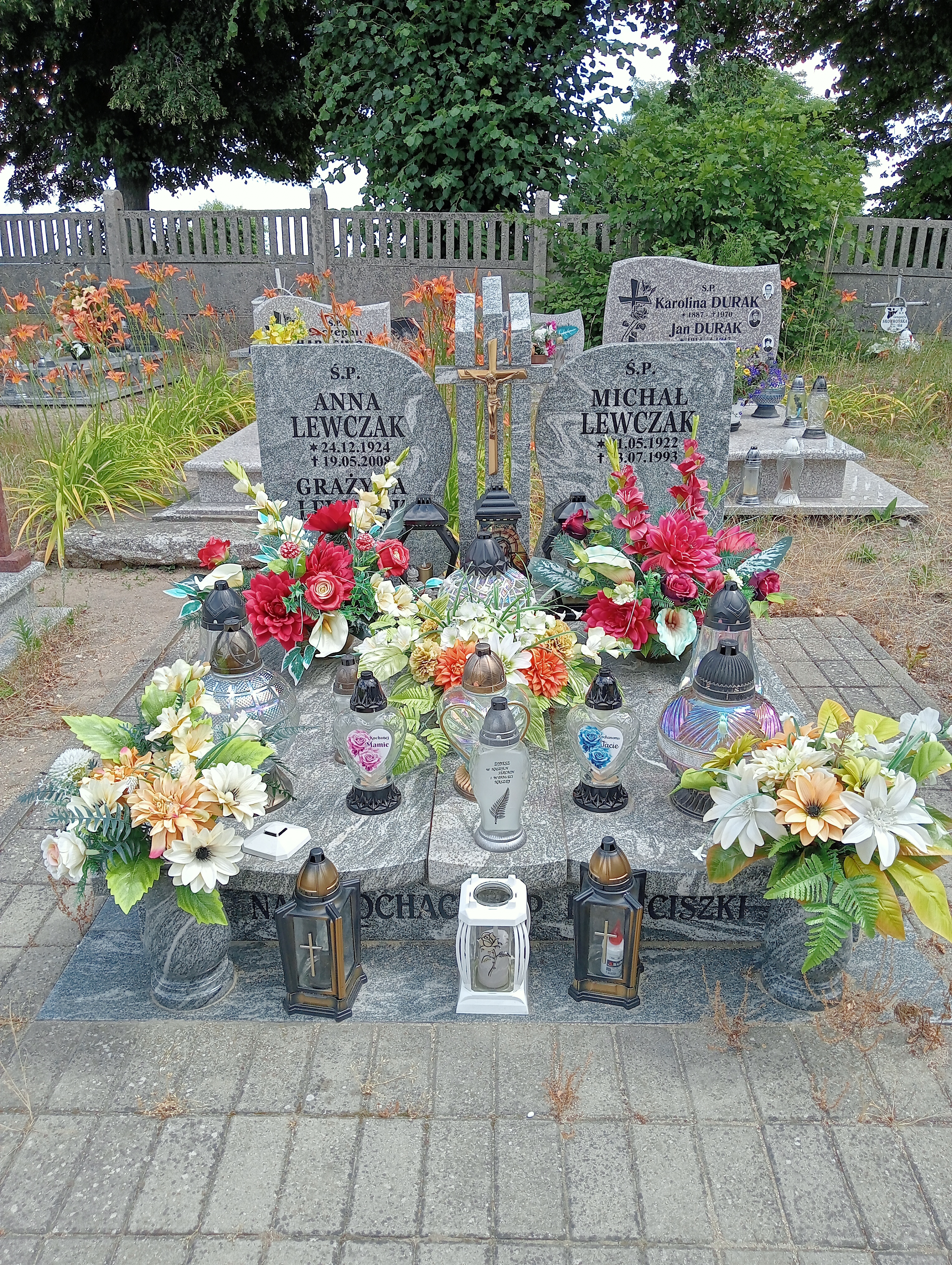 Grób Grażyna Lewczak